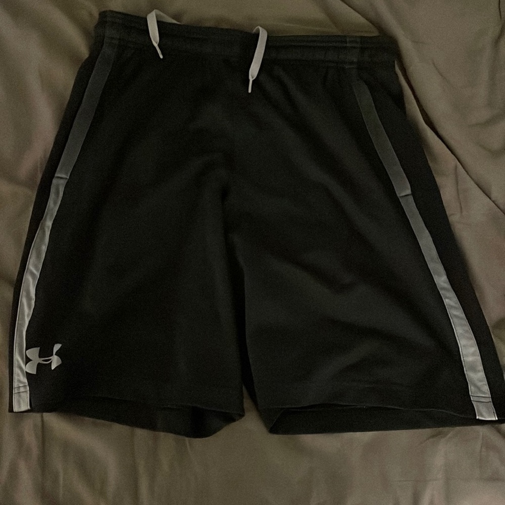 Medium Black Under Armor Short